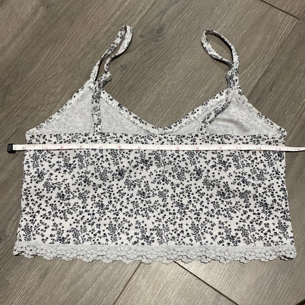 American Eagle. cropped tank top - Picture 3 of 7